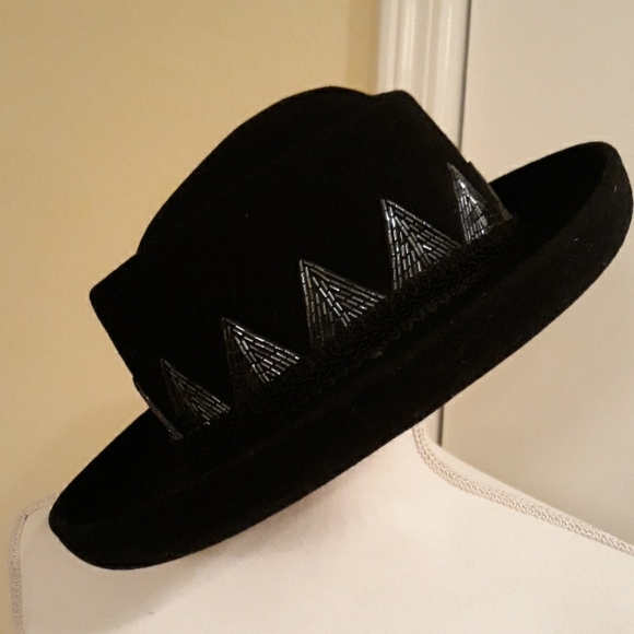 🖤💐Vintage Toucan Black Beaded 100% Wool Hat OS - Picture 2 of 4